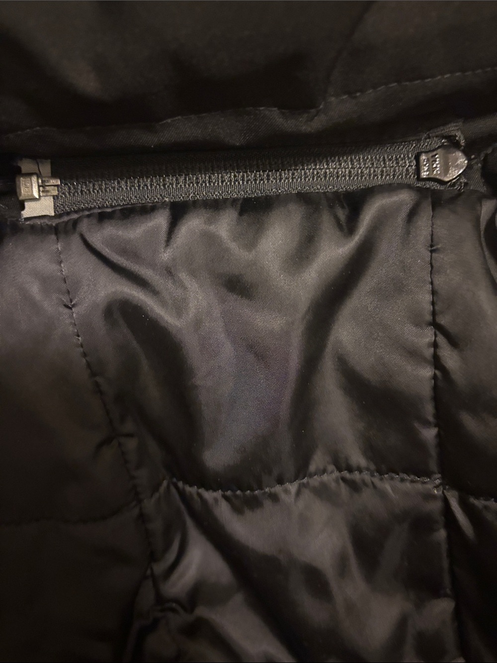 The North Face Black Quilted Hooded Down Parka - Picture 8 of 15